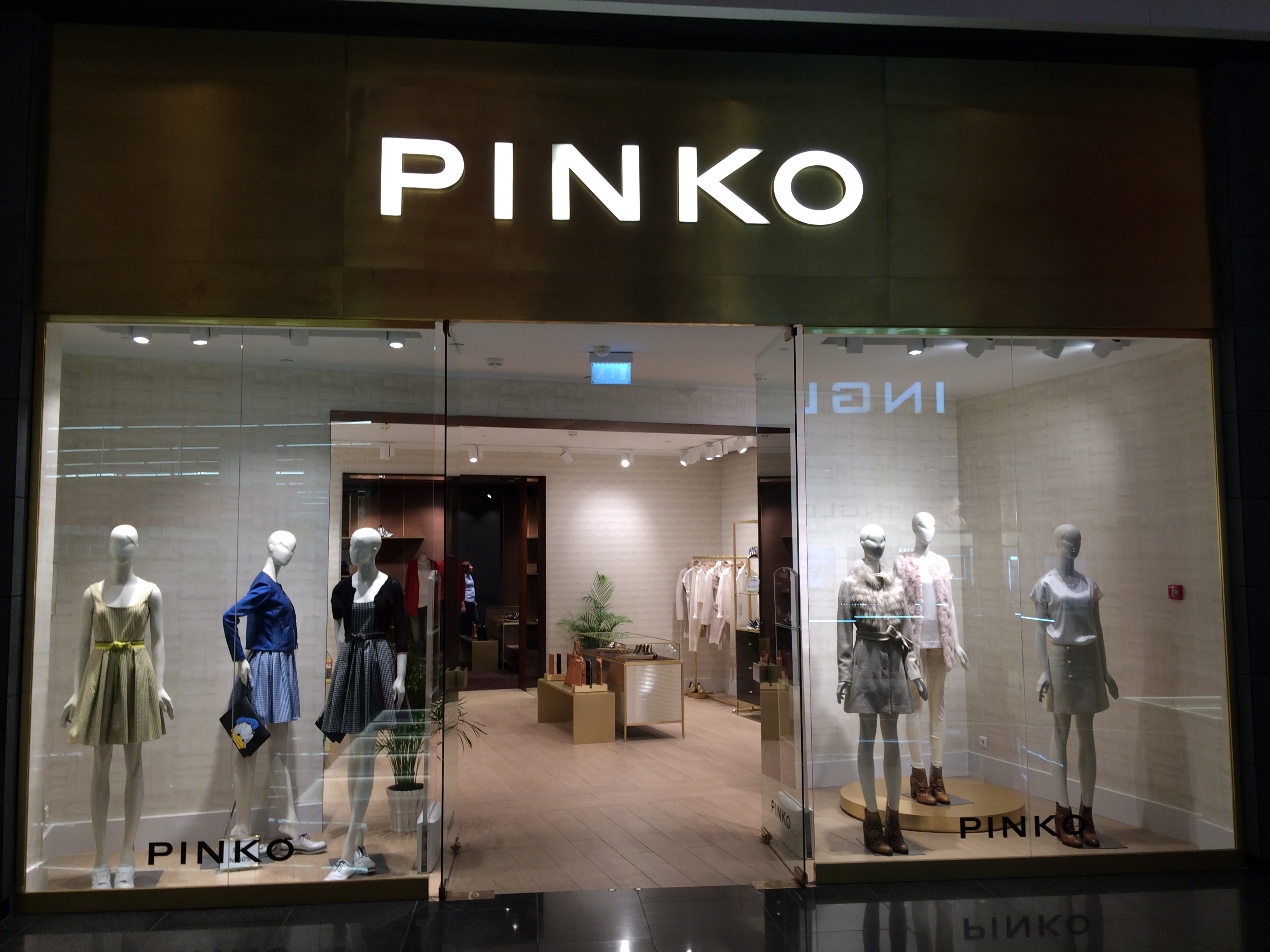 Pinko%20Aviapark.JPG