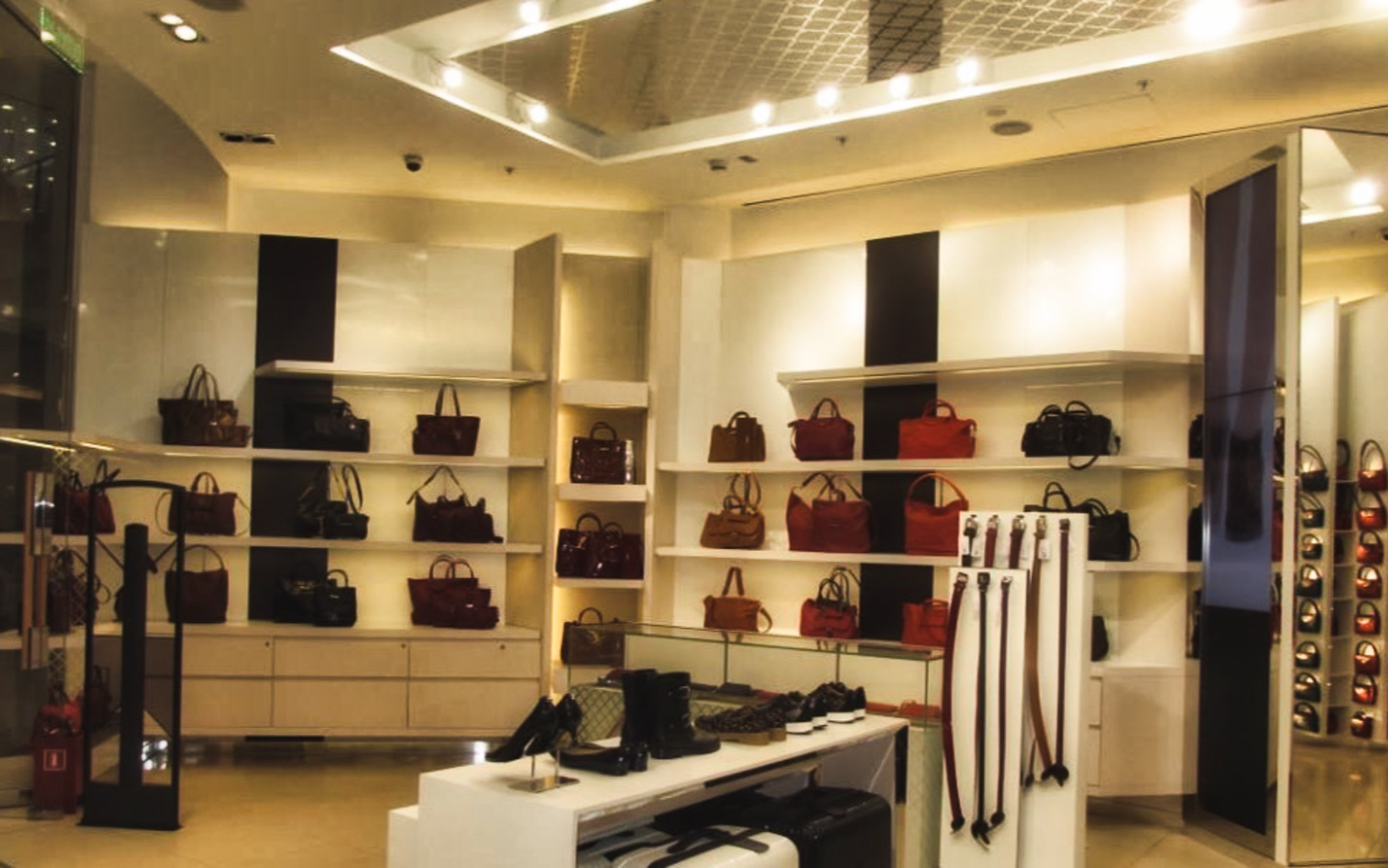 longchamp%203.jpeg